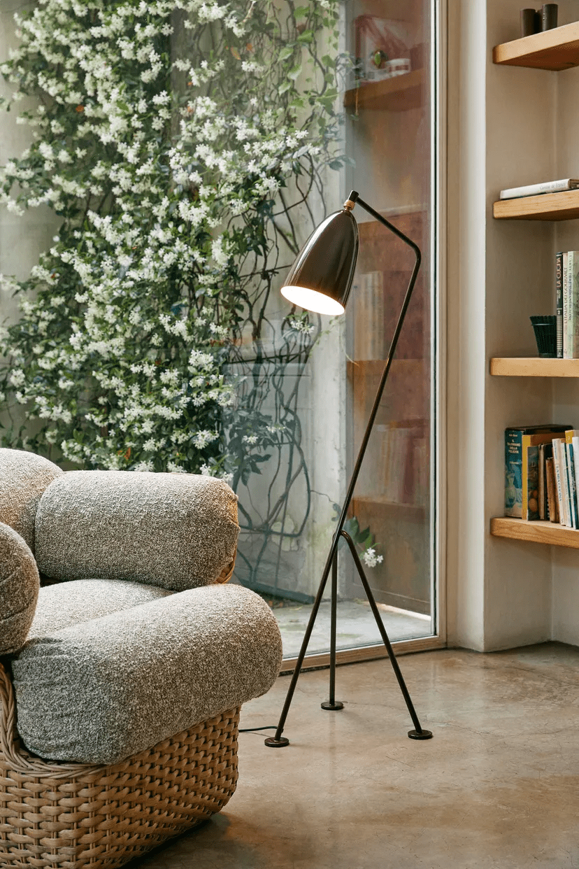 Lean Floor Lamp
