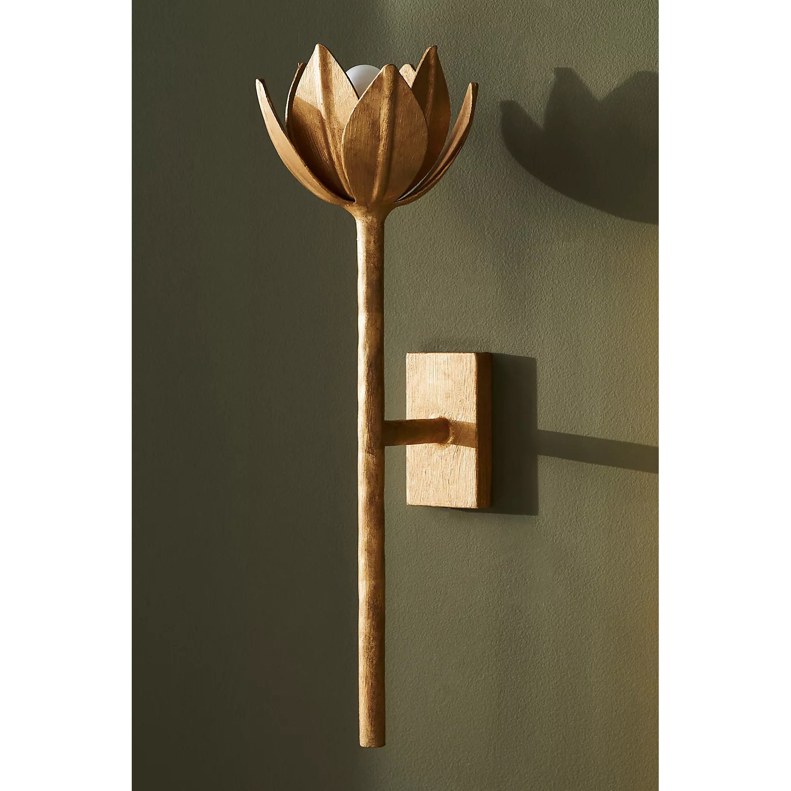 Alberto Lotus Bloom Wall Lamp