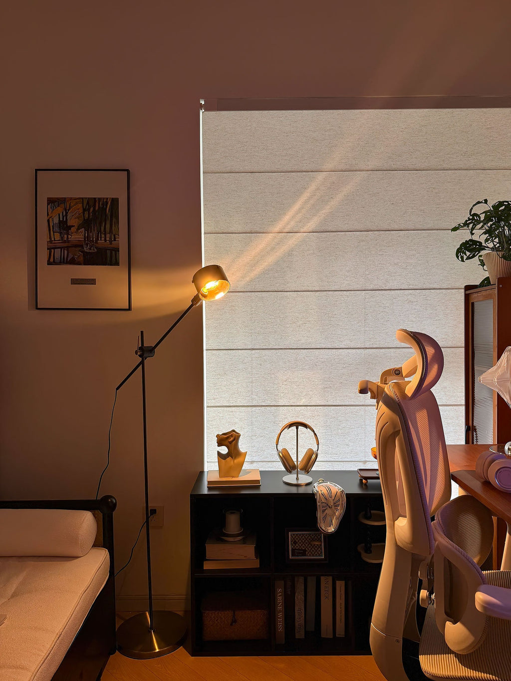 Arclen Adjustable Floor Lamp