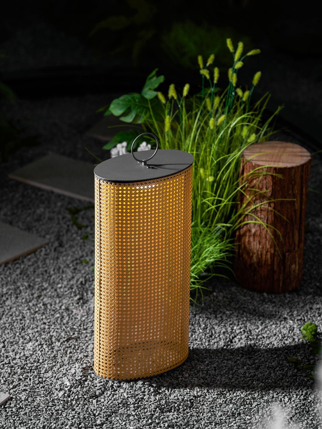 Arlette Solar Outdoor Lantern Lamp