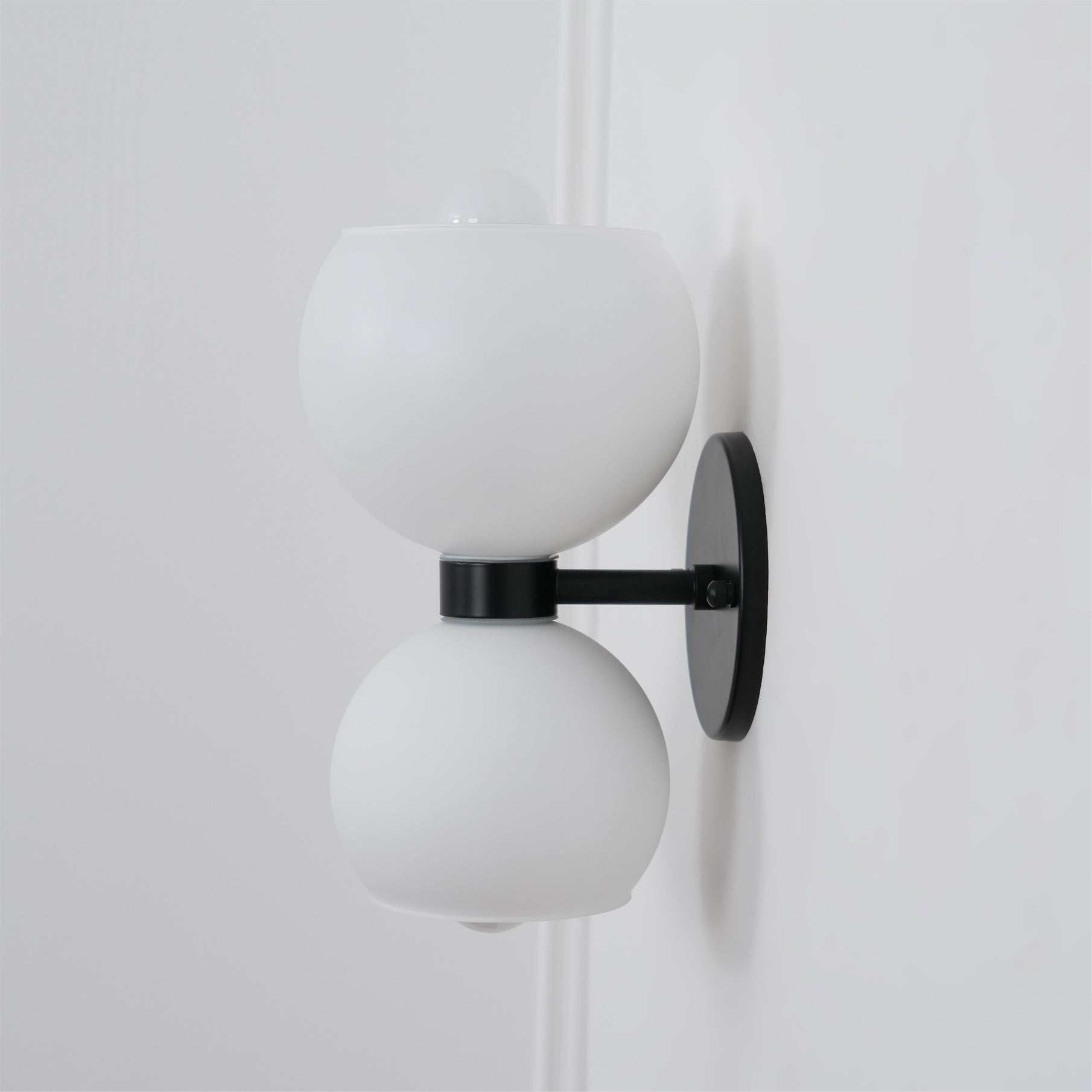 Round Pearl Bracket light Sconce