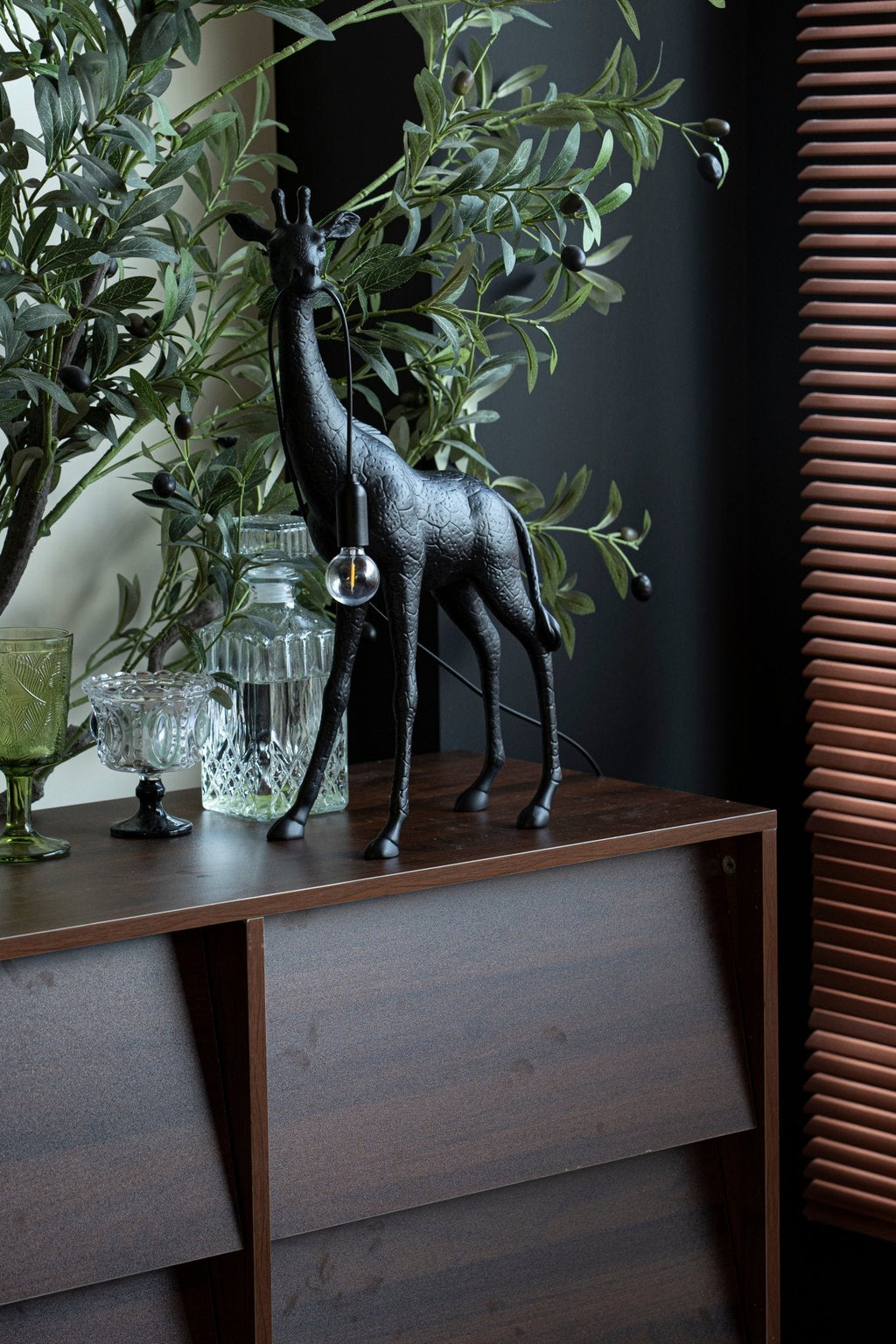 Giraffe Royale Sculpture Floor Lamp