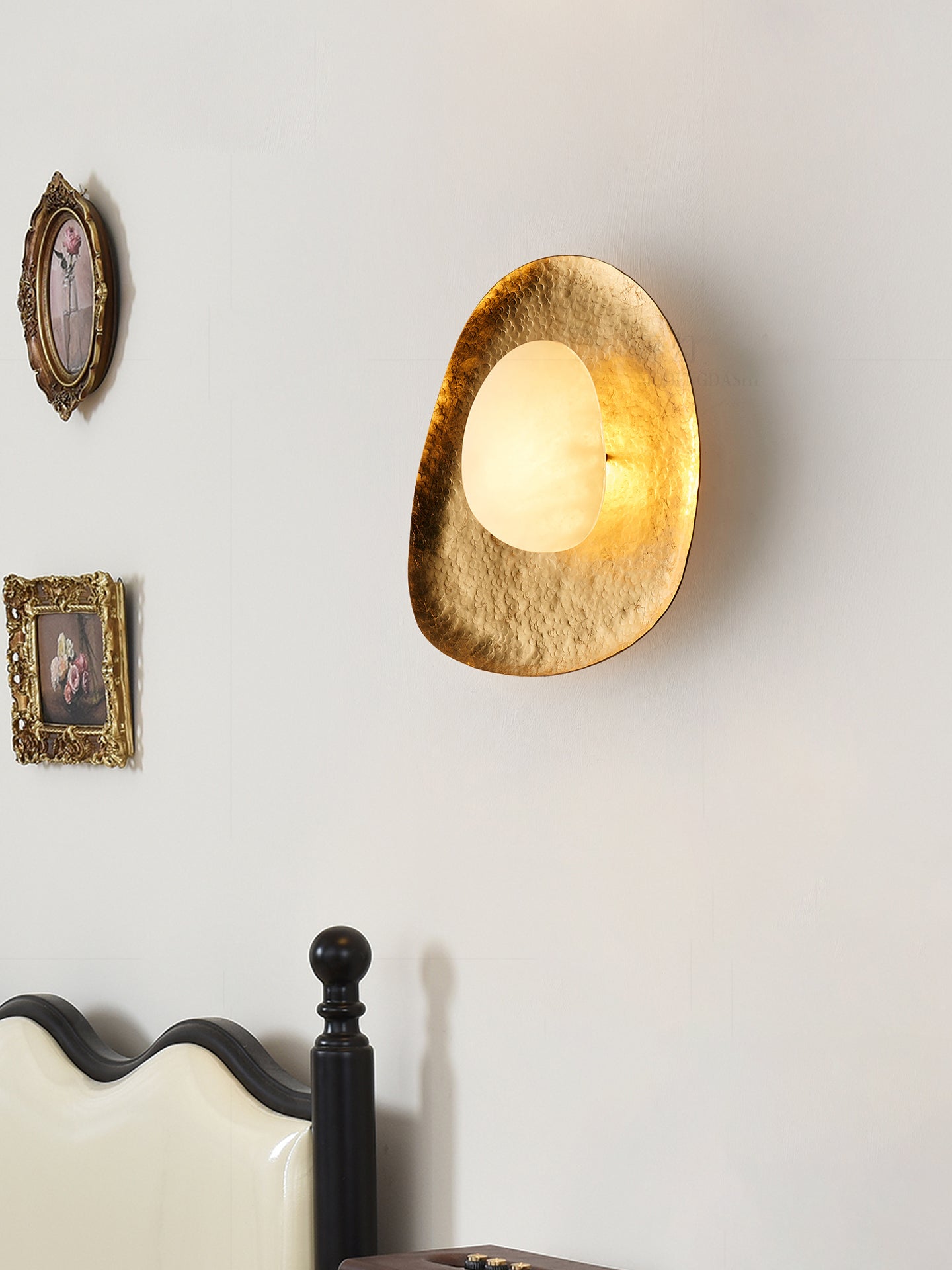 Haloform Aurea Alabaster Wall Lamp