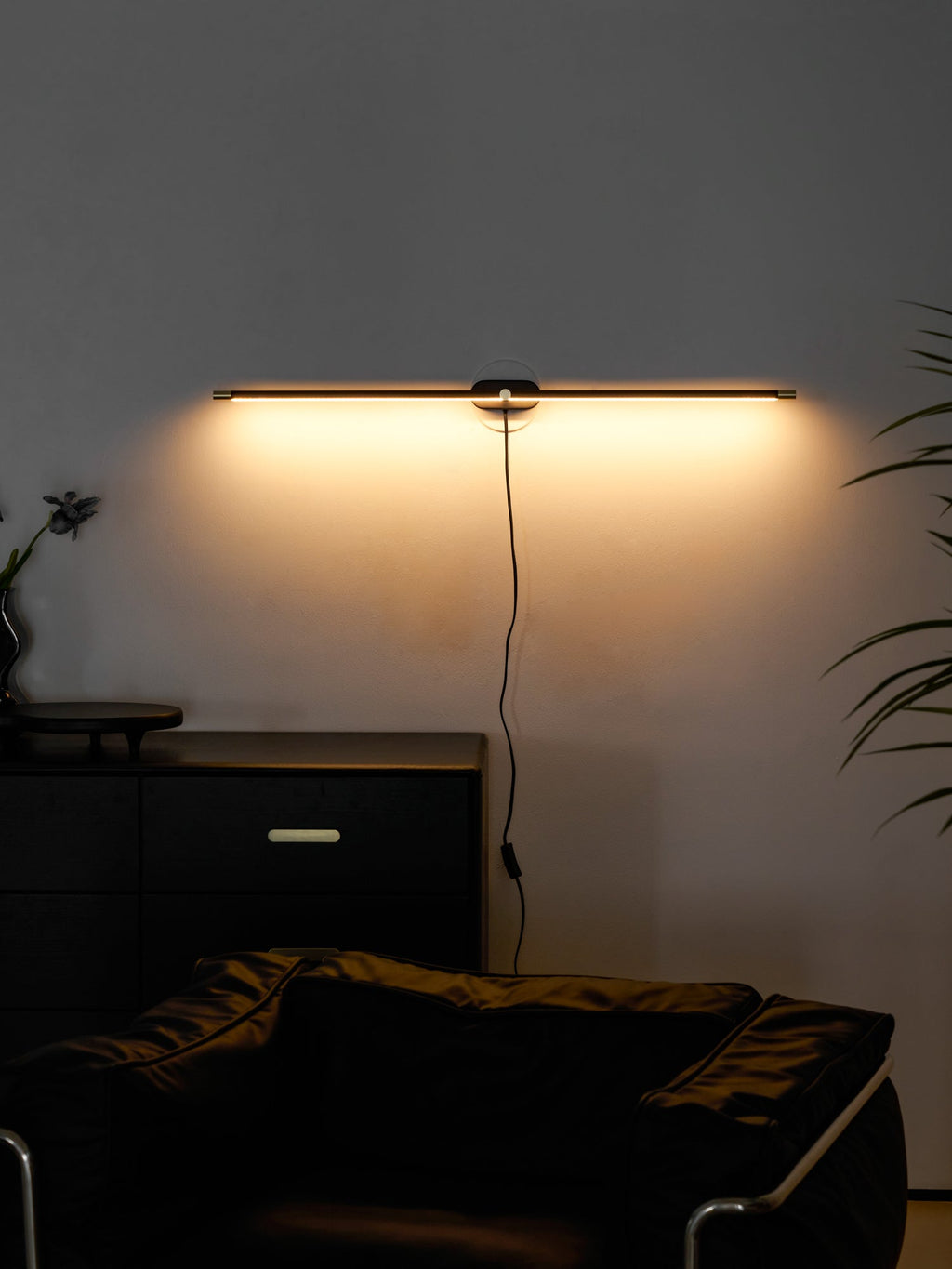 Minimalist Linear Plug-in Wall Lamp