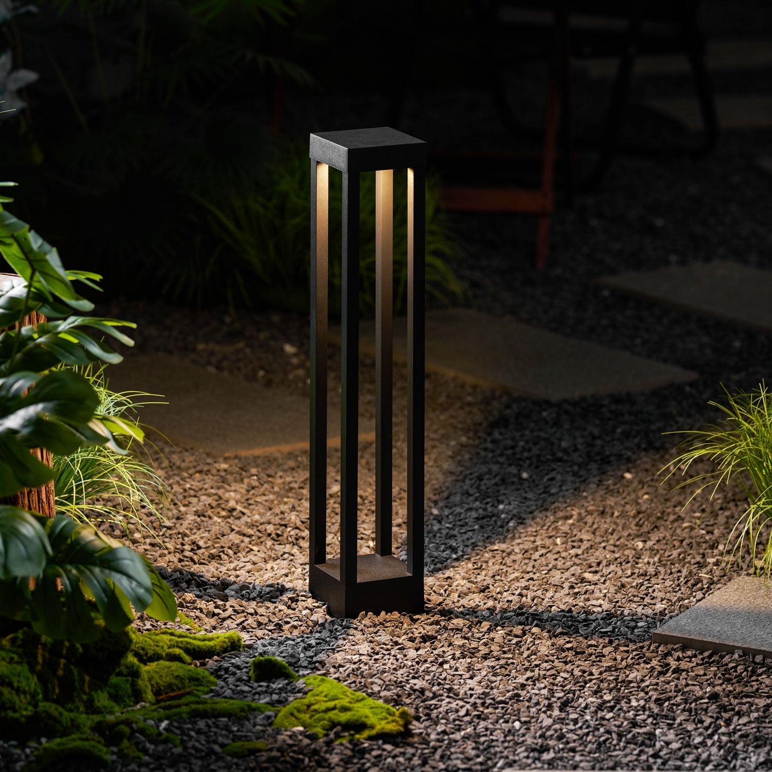 Obsidian Post Outdoor Light