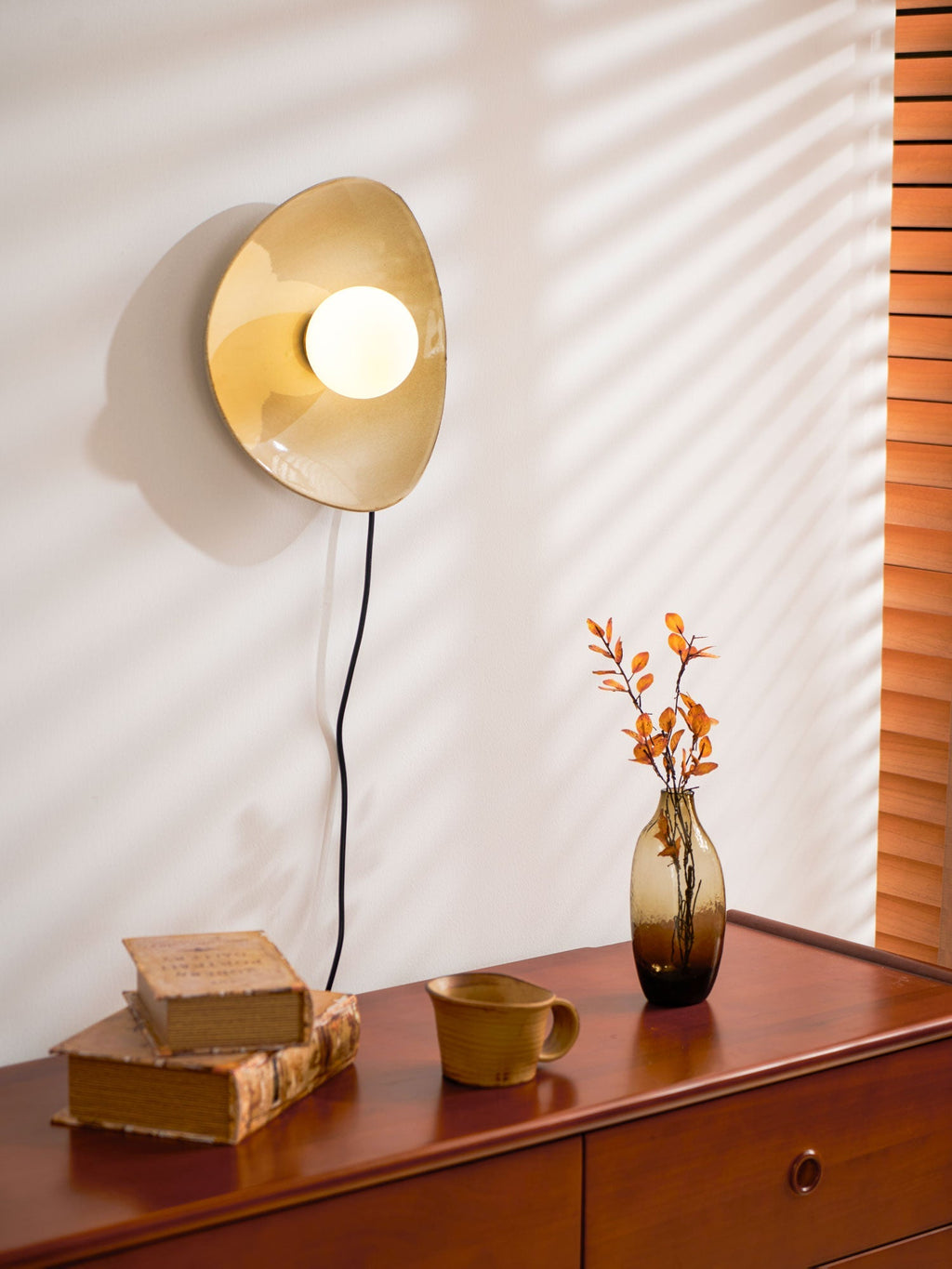 Pebble Disc Plug-in Wall Light