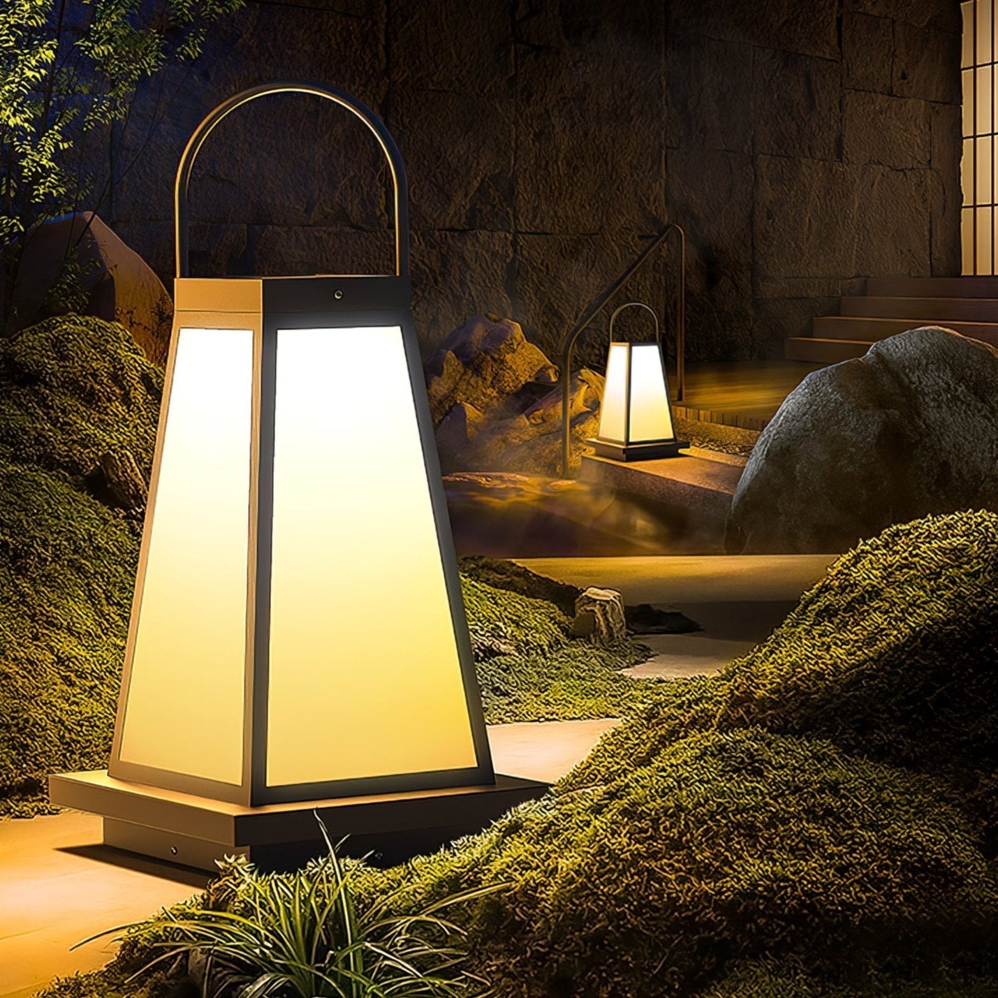 Roam Lantern Garden Architectural light Outdoor Lamp