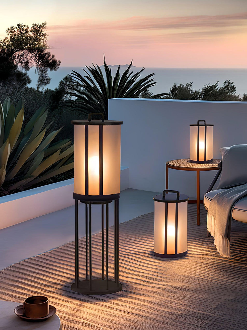 Round Pillar Acrylic Lantern Floodlight Outdoor Lamp