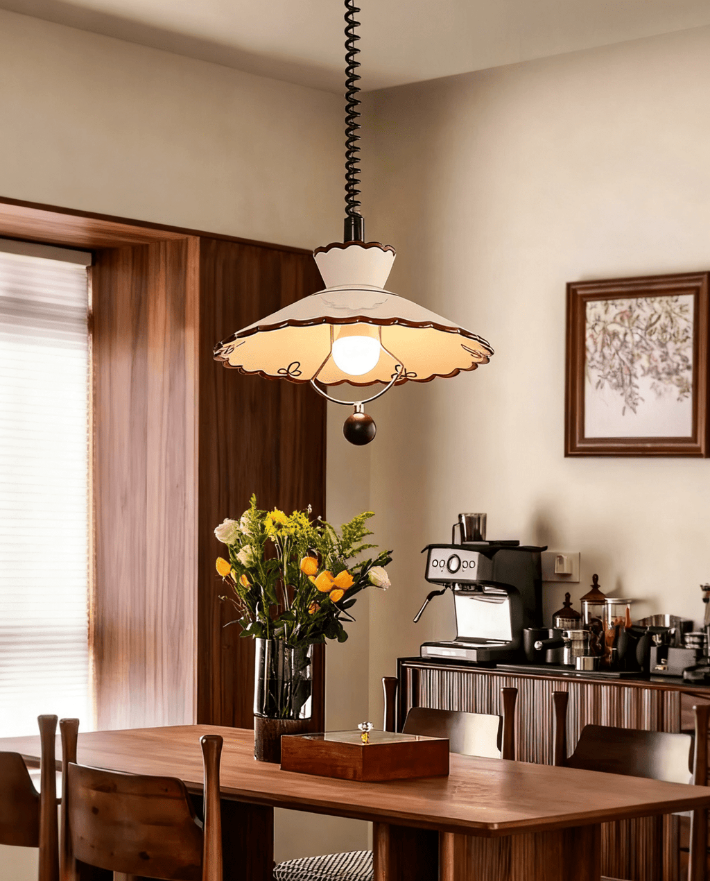 Scalloped Edge Pendant Lamp