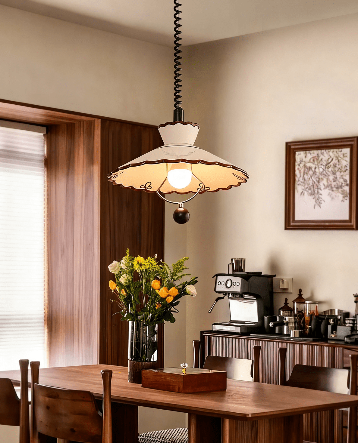 Scalloped Edge Pendant Lamp