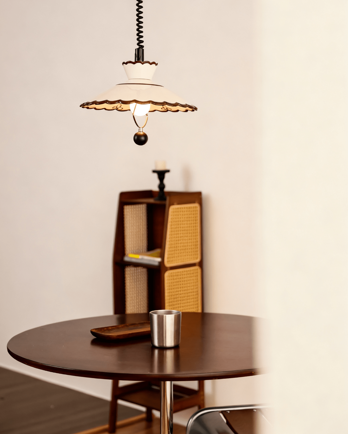 Scalloped Edge Pendant Lamp