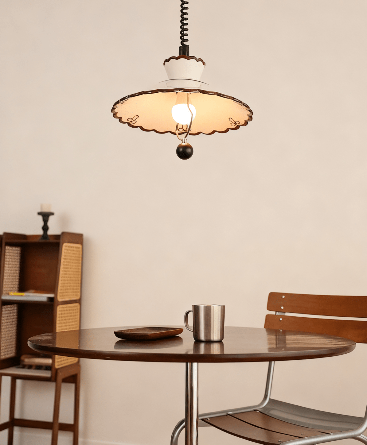 Scalloped Edge Pendant Lamp