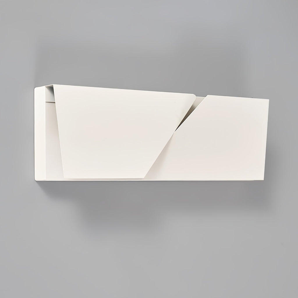 Shadows Grand Plug-in Sconce
