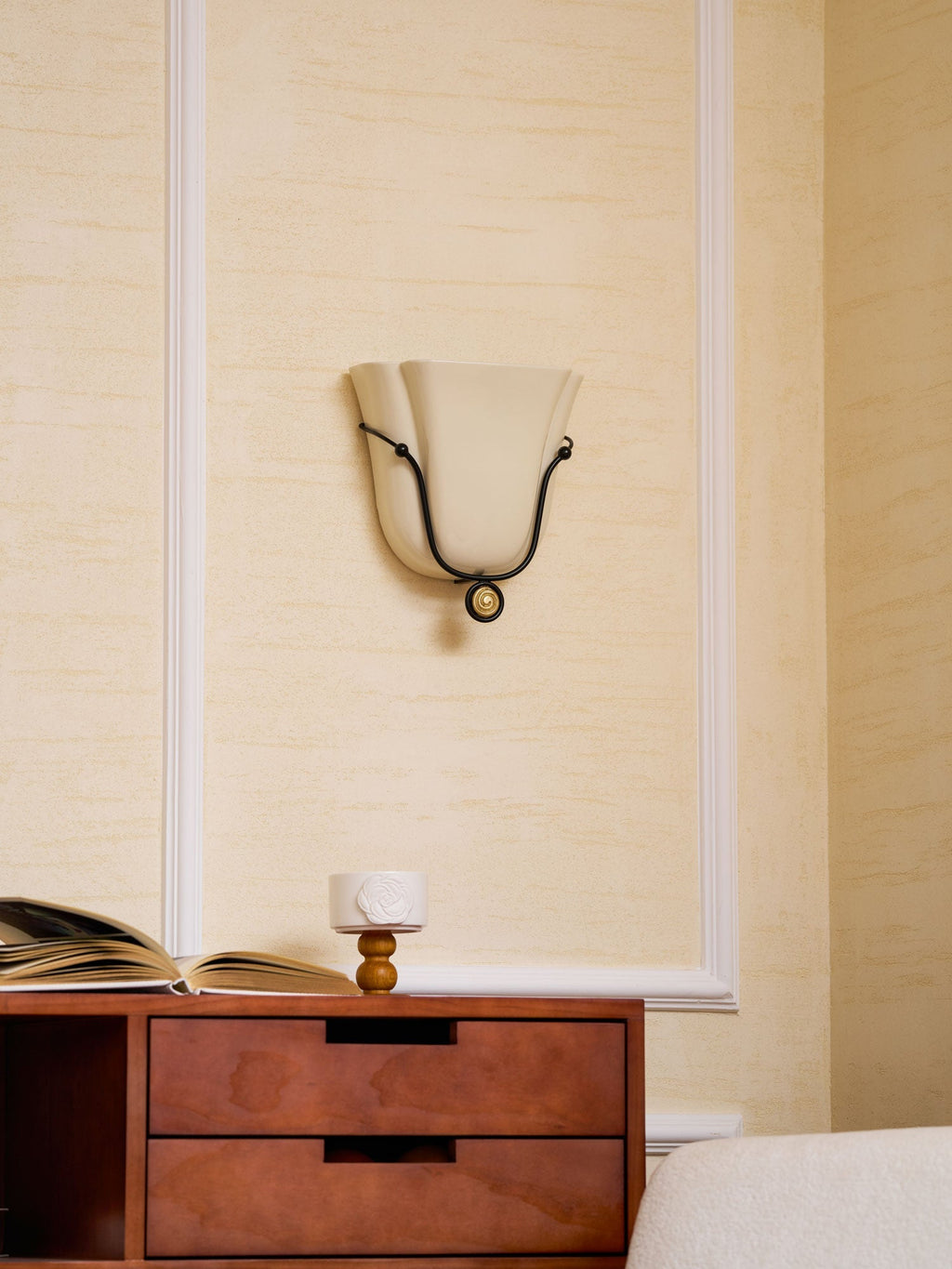 Solenne Shell Wall Sconce