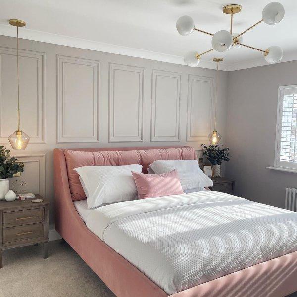 Staggered Glass 6 Light Crown Chandelier