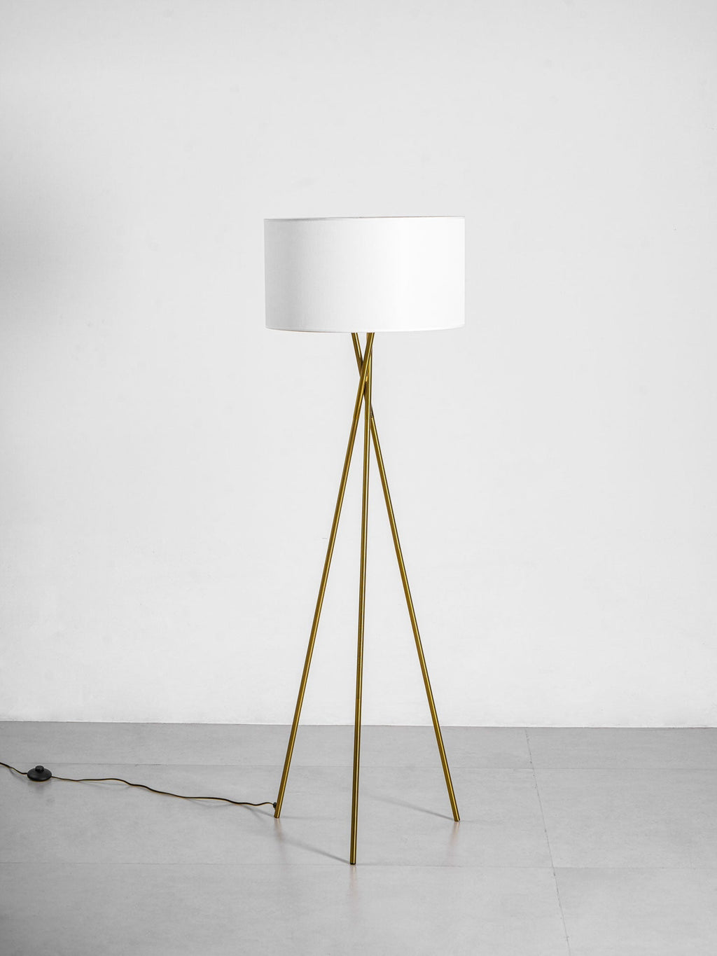Tripod Grace Floor Lamp