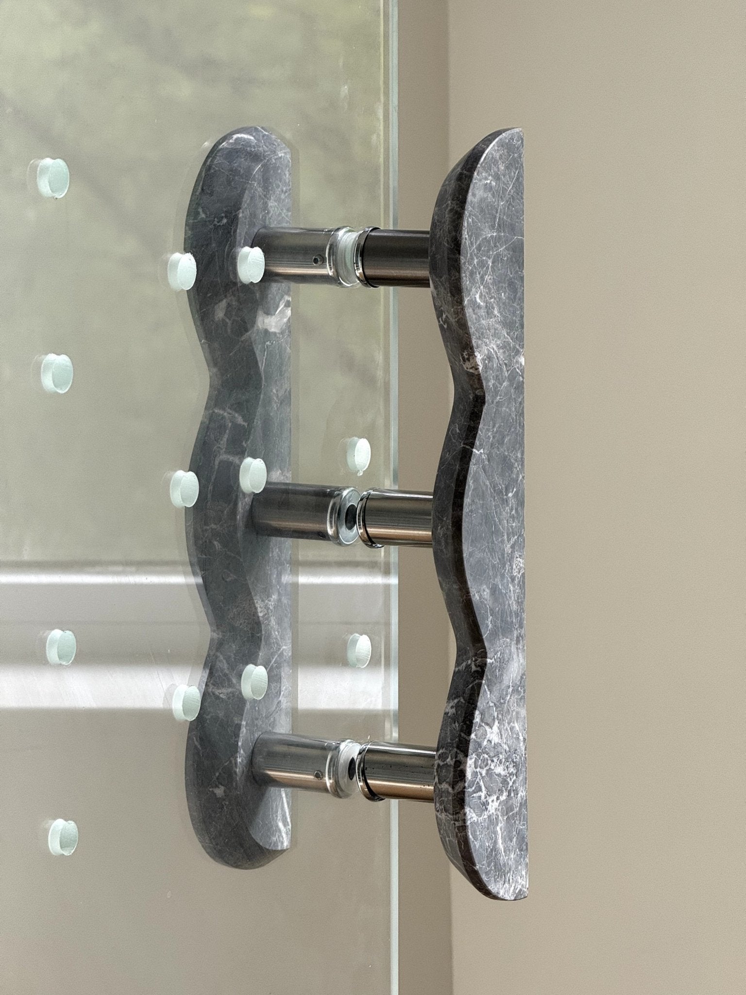 Twin-Curve Pull Handle