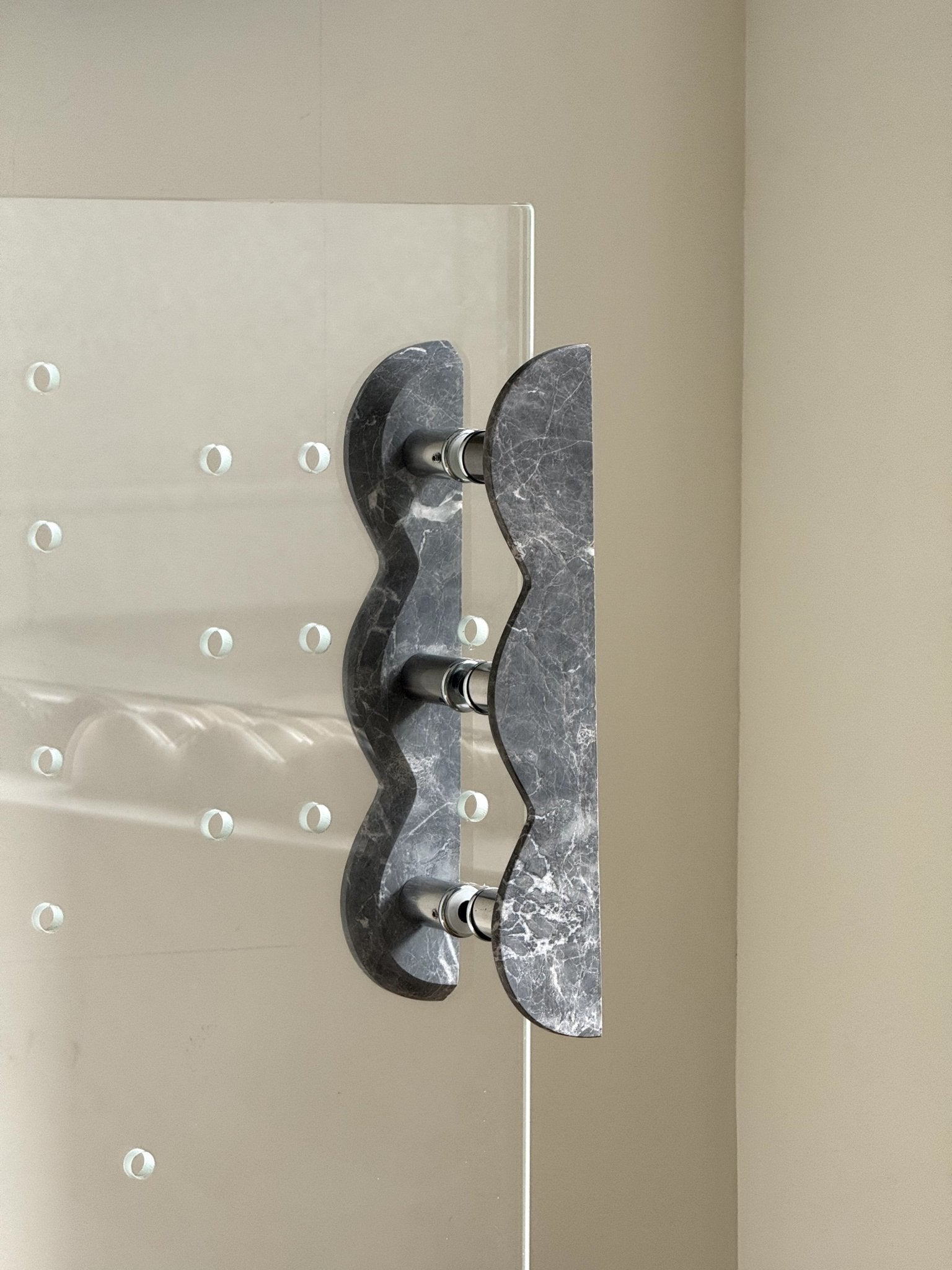 Twin-Curve Pull Handle