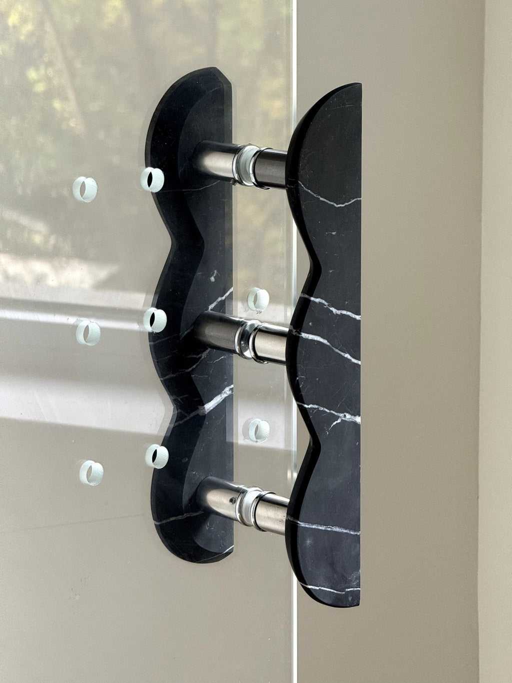Twin-Curve Pull Handle