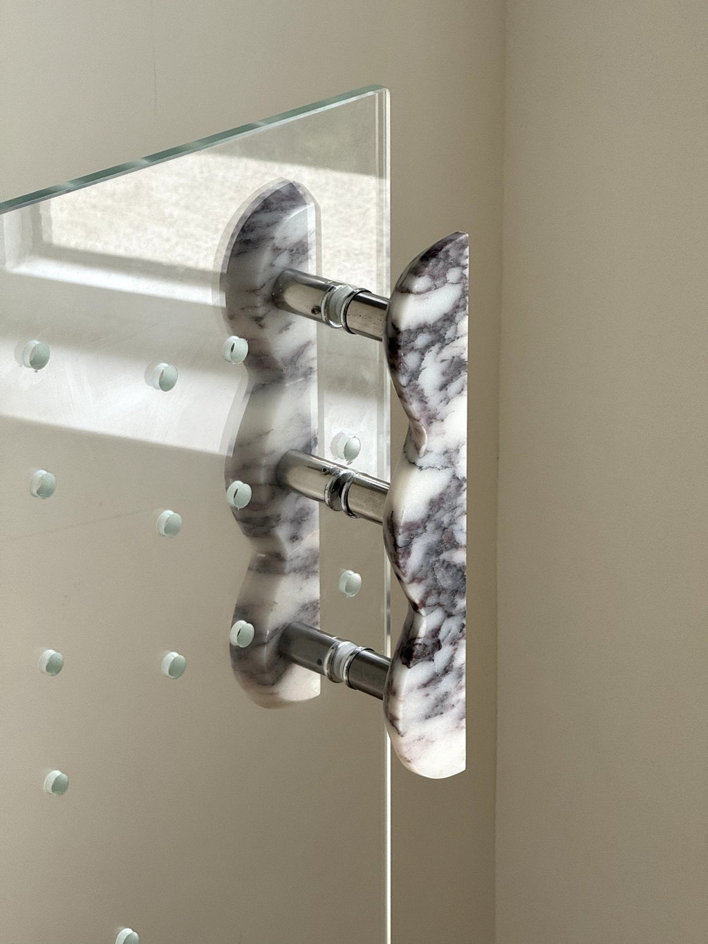 Twin-Curve Pull Handle