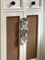 Twin-Curve Pull Handle