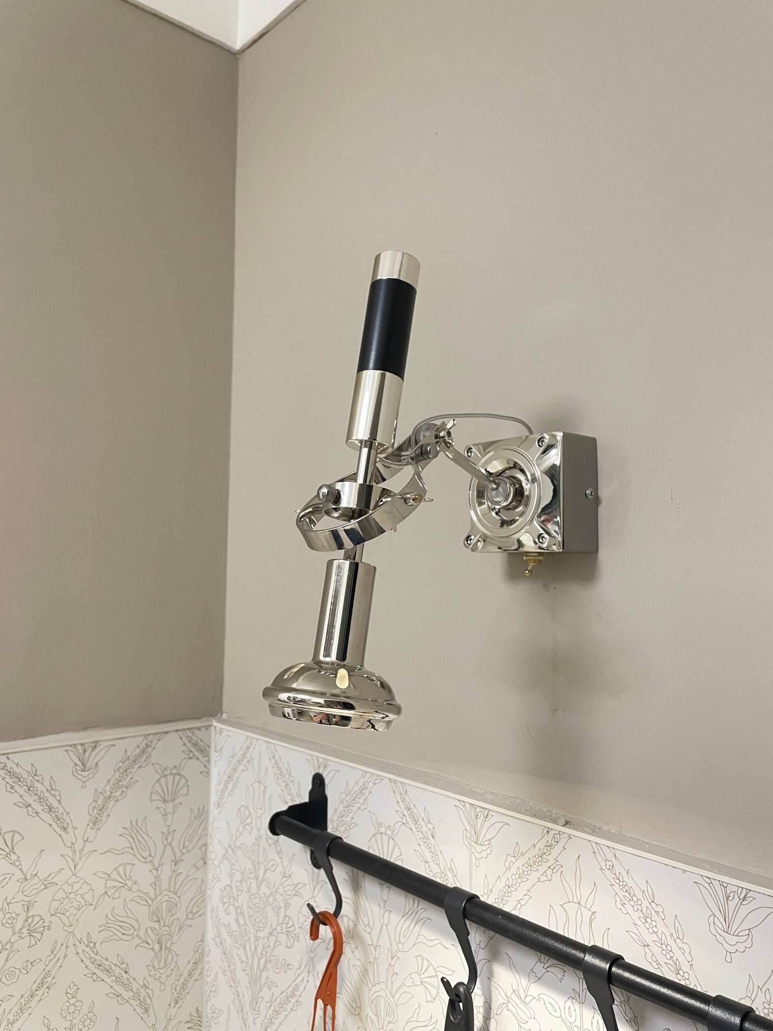Urban Edge Wall Lamp