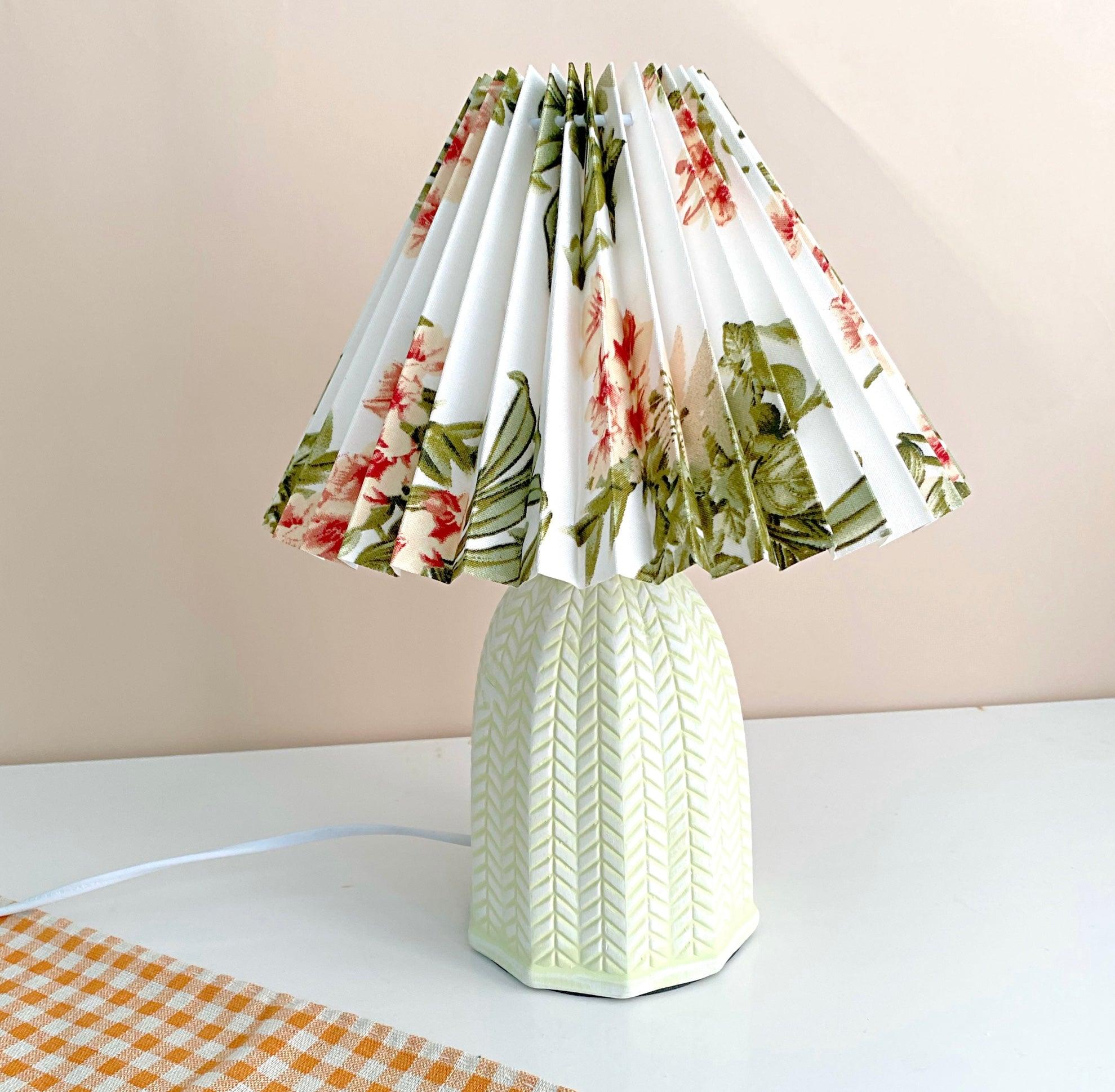 Vintage Pleated Task lamp Table Lamp
