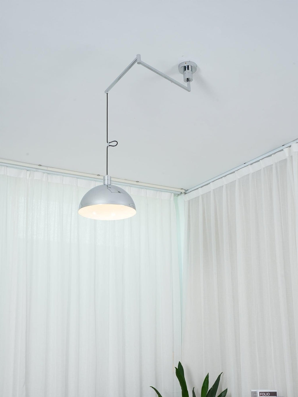 Calvero Adjustable Pendant Lamp