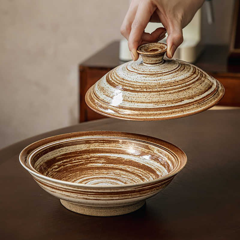 high_leg-stoneware-lidded-meal-bowl-01_0681cc91-052a-4ae2-8819-74d97d18d407.jpg