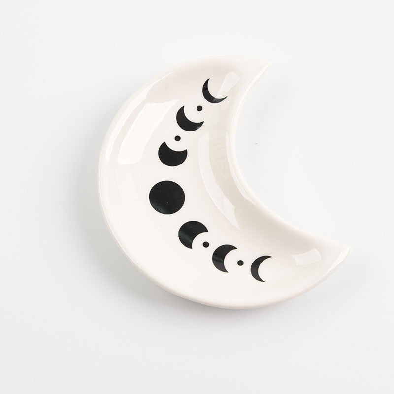 lunarglow-ceramic-jewelry-tray-05_3a8e4dd1-fbeb-4759-919a-3a65823c6641.jpg