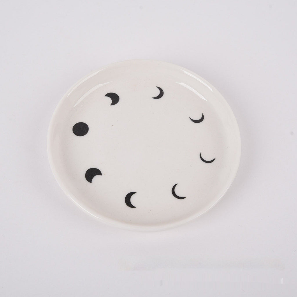 lunarglow-ceramic-jewelry-tray-14_70069441-1a66-4ce7-8fa0-0c5e185499b5.jpg