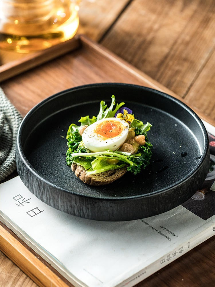 quicksand-crest-japanese-dining-plate-05_e3769613-8b16-47a5-bd52-29560cc69d00.jpg