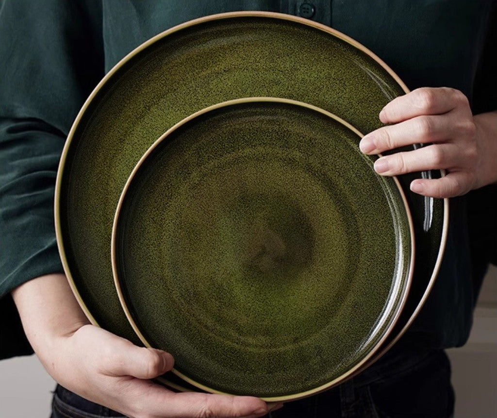 verdant-artisan-round-ceramic-plate-02_1c52796e-a6ca-4acb-9fb1-4fded553ddf2.jpg