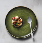 verdant-artisan-round-ceramic-plate-05_f3d960a8-f2fb-4617-8826-05e1d7533368.jpg